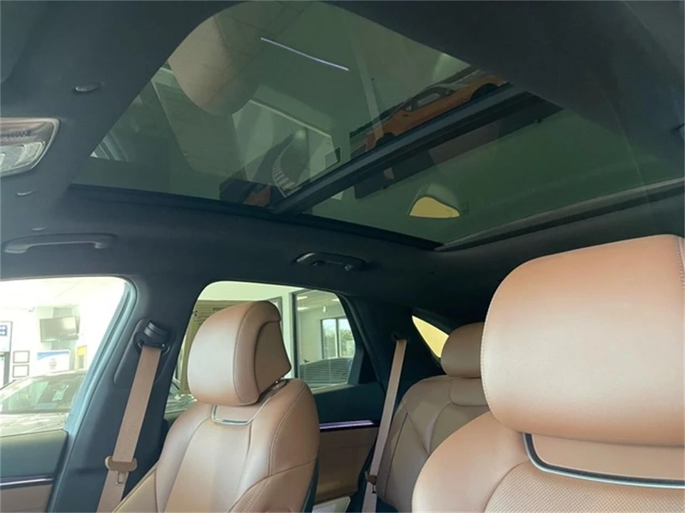 2026 Genesis G70 - Image 26 of 31