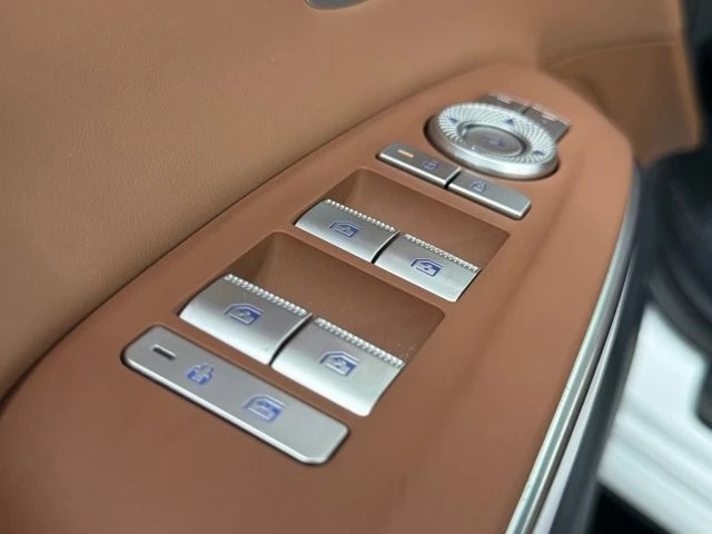 2026 Genesis GV70 - Image 19 of 21