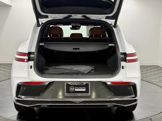 2026 Genesis GV70 - Image 13 of 21