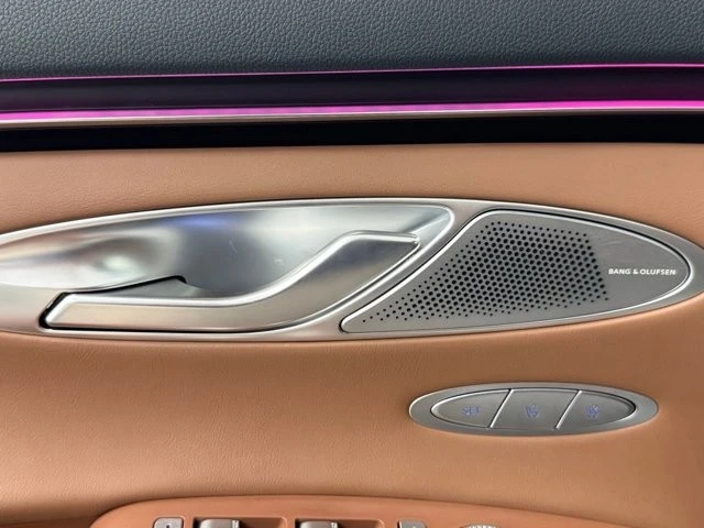 2026 Genesis GV70 - Image 20 of 21