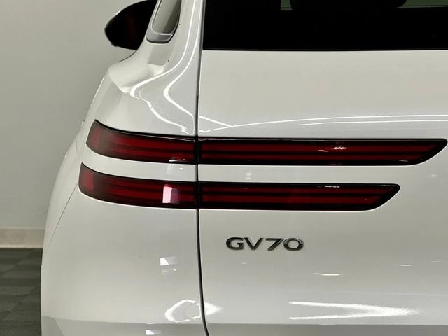 2026 Genesis GV70 - Image 11 of 21