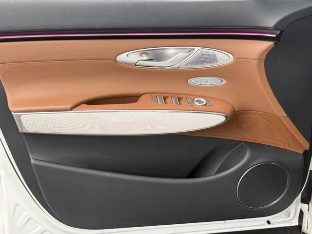 2026 Genesis GV70 - Image 18 of 21