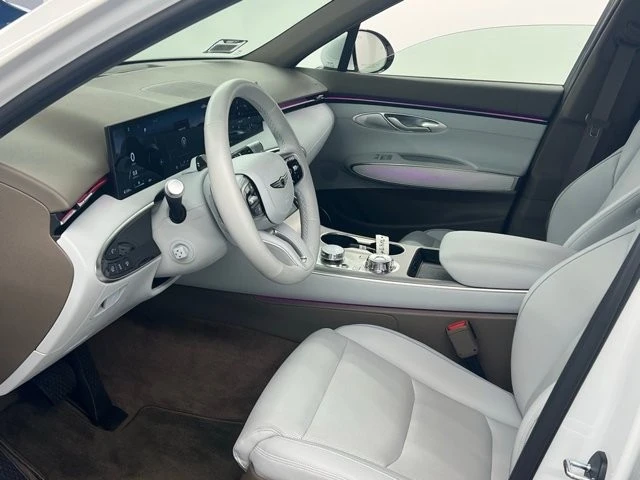 2026 Genesis GV70 - Image 10 of 14