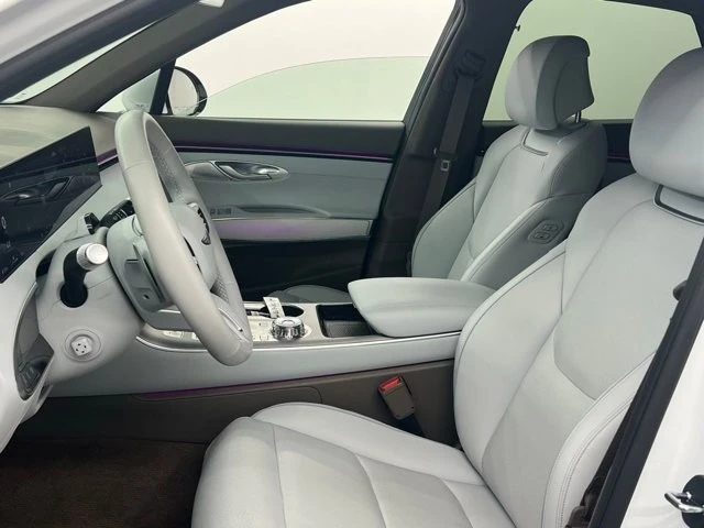 2026 Genesis GV70 - Image 9 of 14