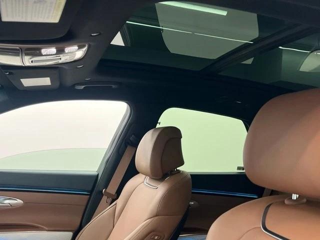 2026 Genesis GV70 - Image 9 of 11