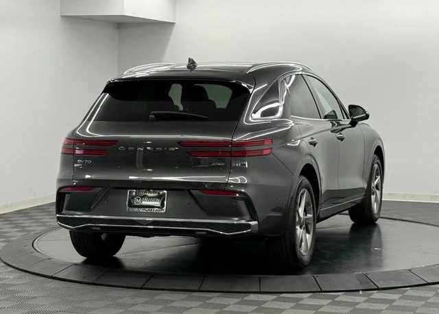 2026 Genesis GV70 - Image 6 of 12
