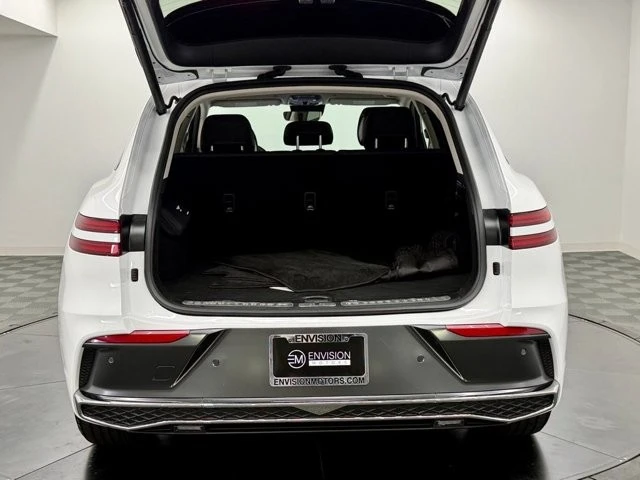 2026 Genesis GV70 - Image 13 of 21