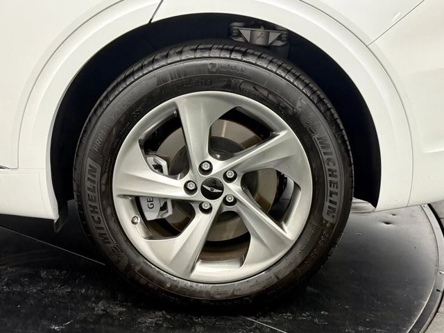 2026 Genesis GV70 - Image 14 of 21