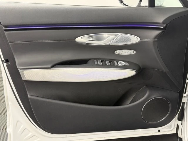 2026 Genesis GV70 - Image 17 of 21