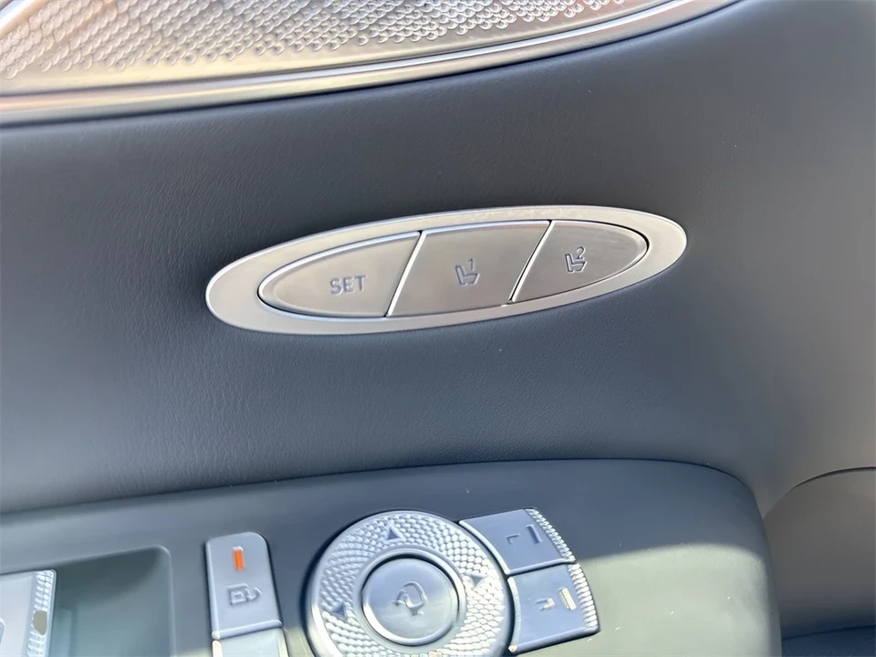 2026 Genesis GV70 - Image 11 of 12