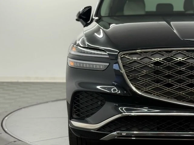 2026 Genesis GV70 - Image 10 of 12
