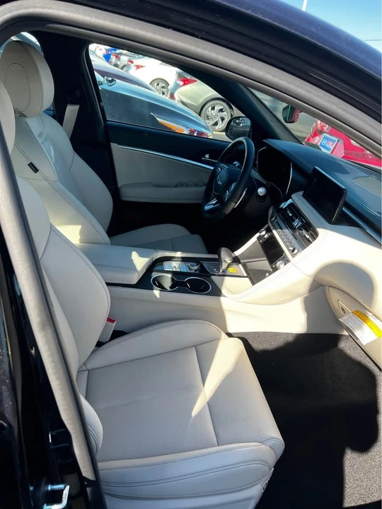 2026 Genesis G70 - Image 9 of 13
