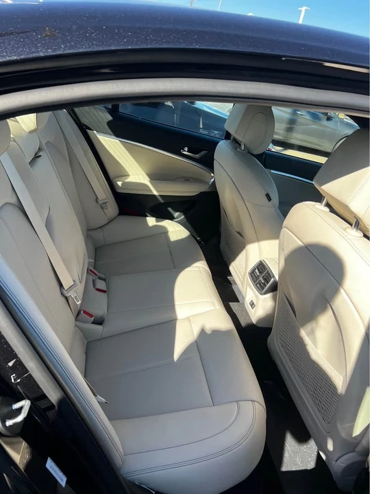 2026 Genesis G70 - Image 6 of 13