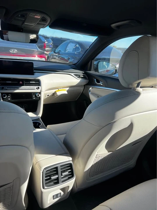 2026 Genesis G70 - Image 8 of 13
