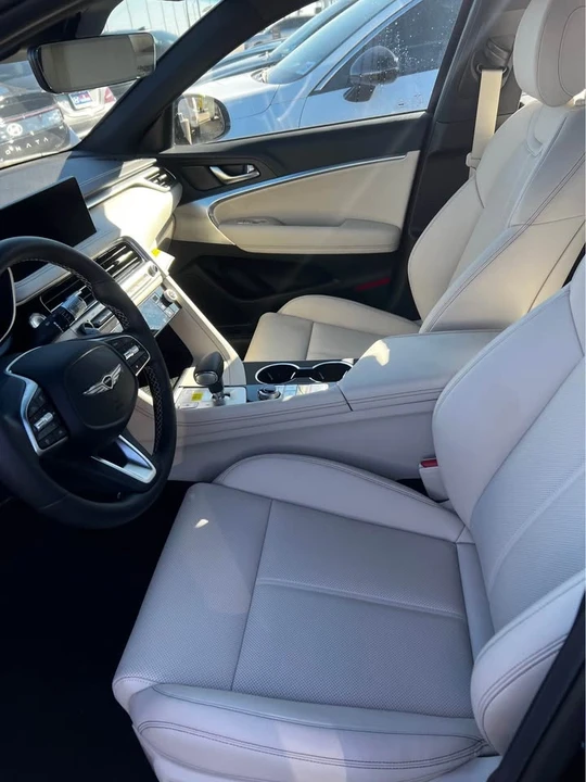 2026 Genesis G70 - Image 10 of 13
