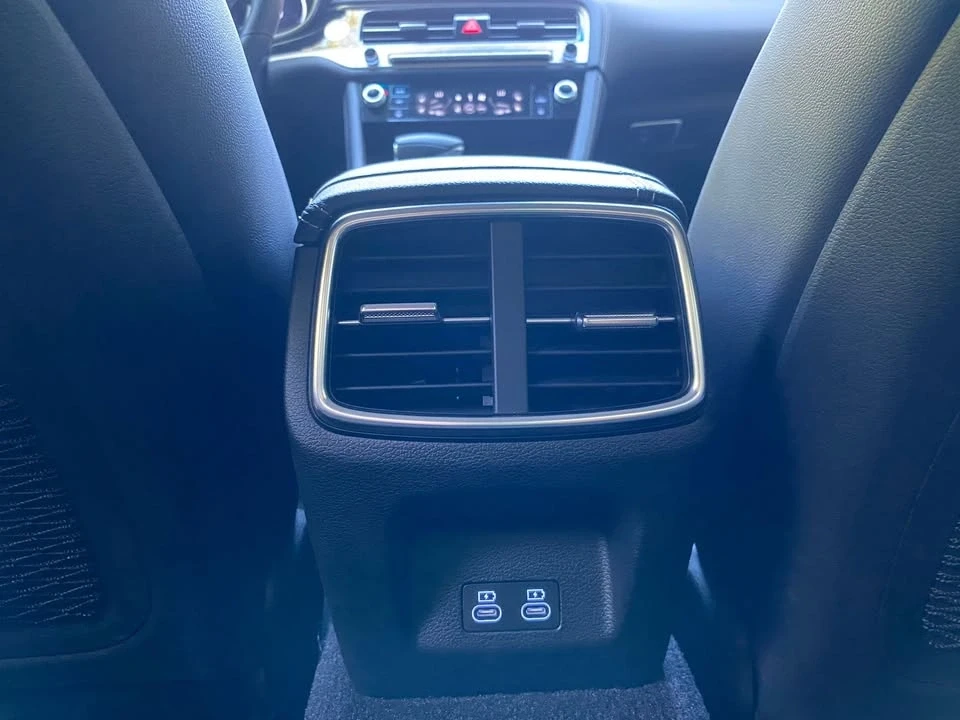 2026 Genesis G70 - Image 11 of 19