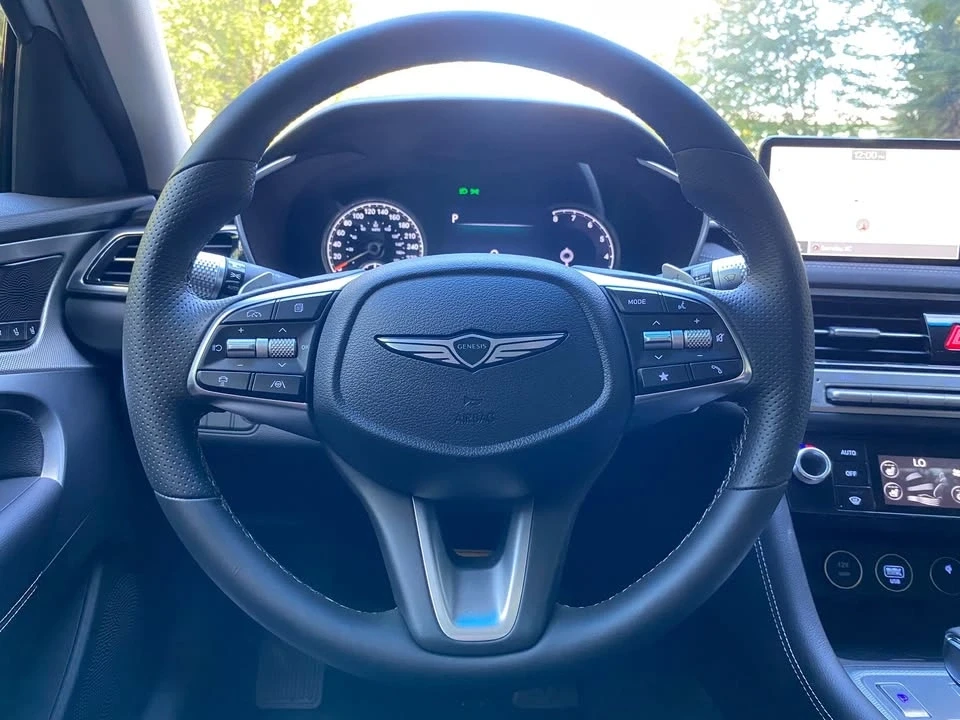 2026 Genesis G70 - Image 13 of 19