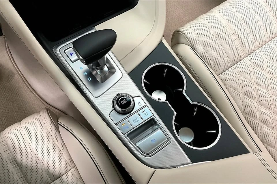 2026 Genesis G70 - Image 6 of 9
