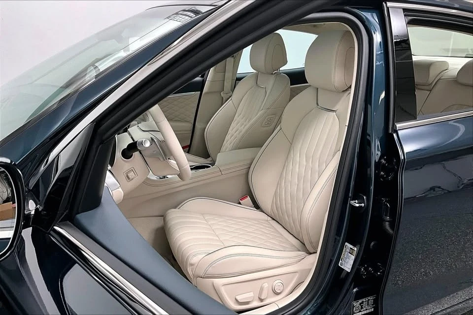 2026 Genesis G70 - Image 7 of 9