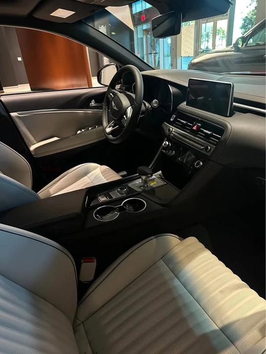 2026 Genesis G70 - Image 4 of 6