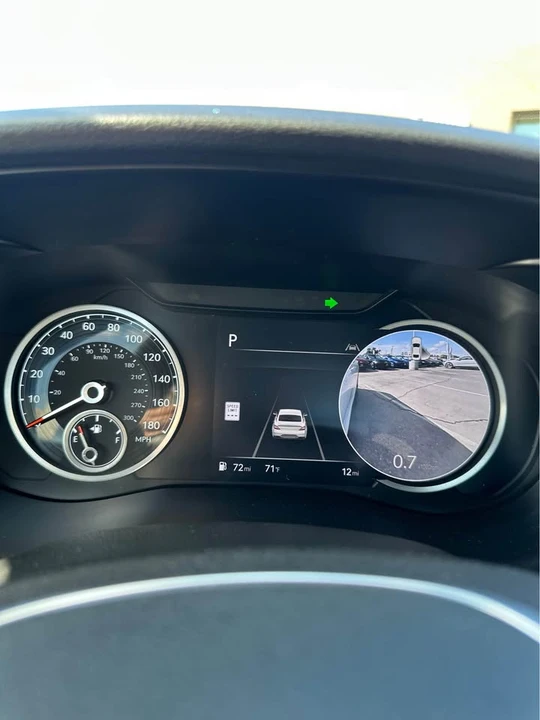 2026 Genesis G70 - Image 7 of 20