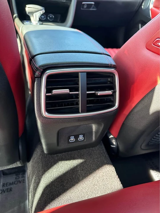 2026 Genesis G70 - Image 14 of 20
