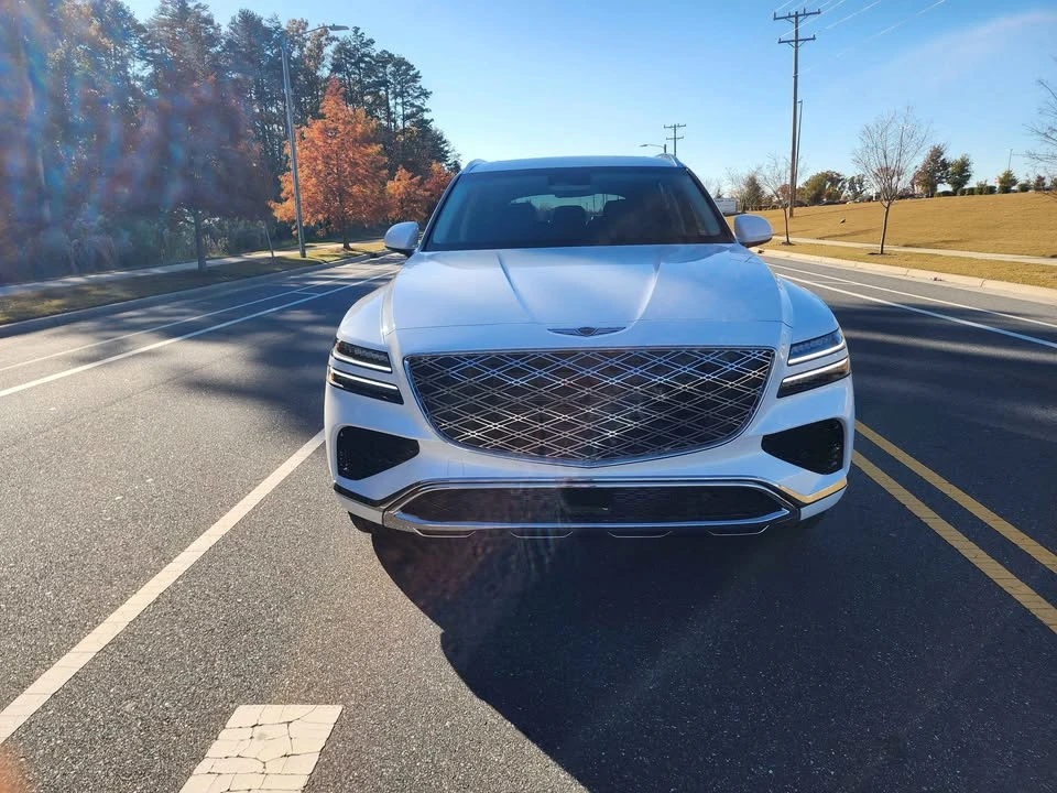 2026 Genesis GV80 - Image 10 of 12