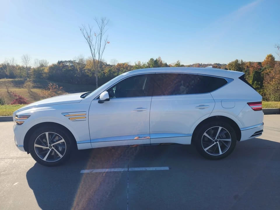 2026 Genesis GV80 - Image 2 of 12