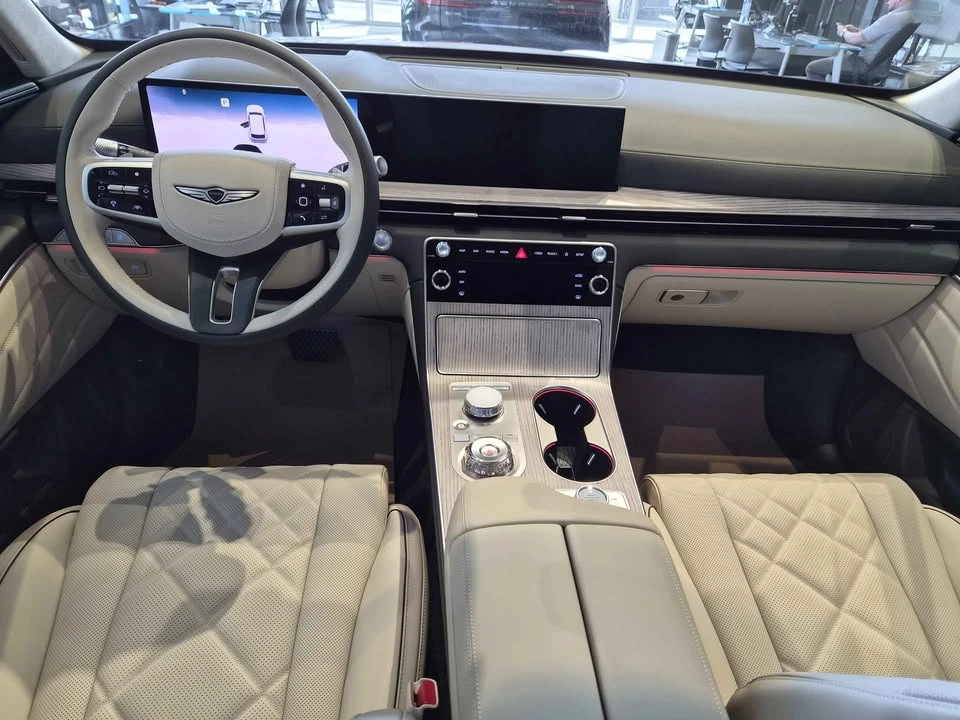 2026 Genesis GV80 - Image 7 of 8