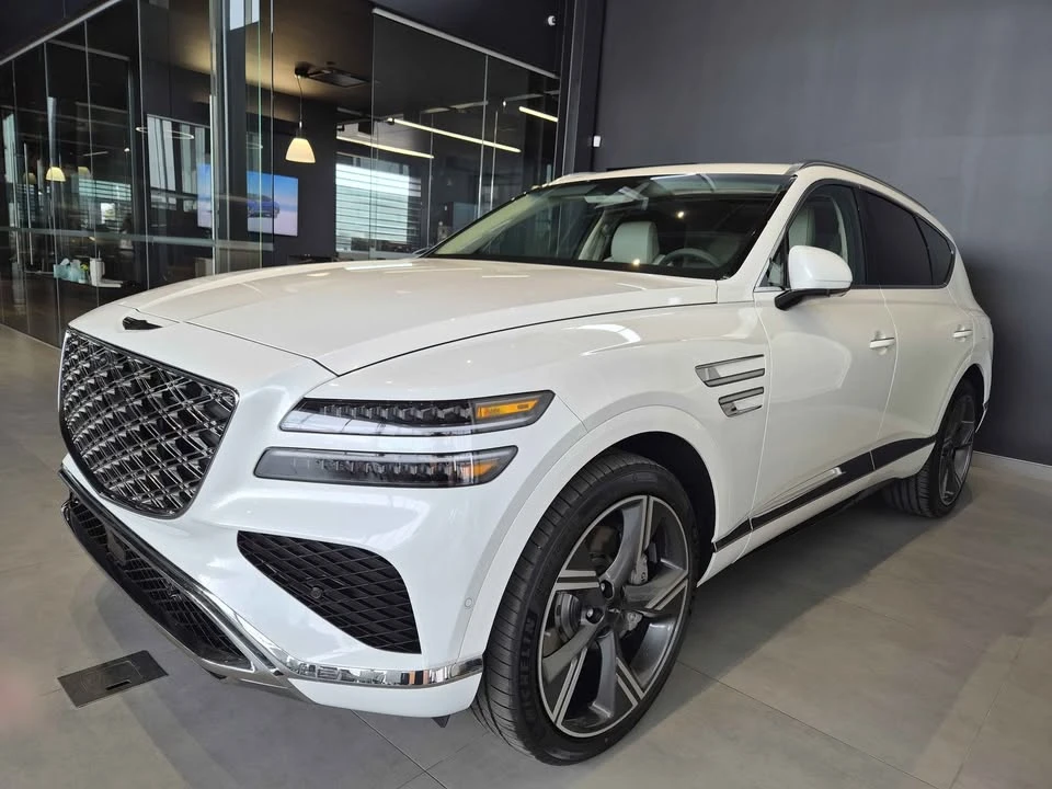 2026 Genesis GV80 - Image 3 of 8