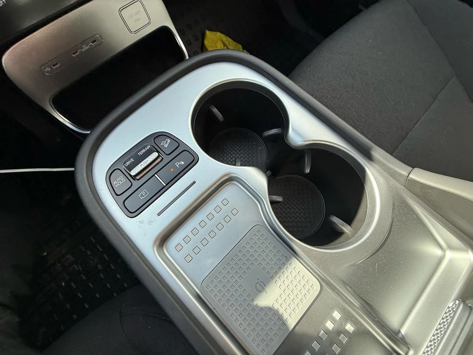 2026 Hyundai Ioniq 9 - Image 28 of 31