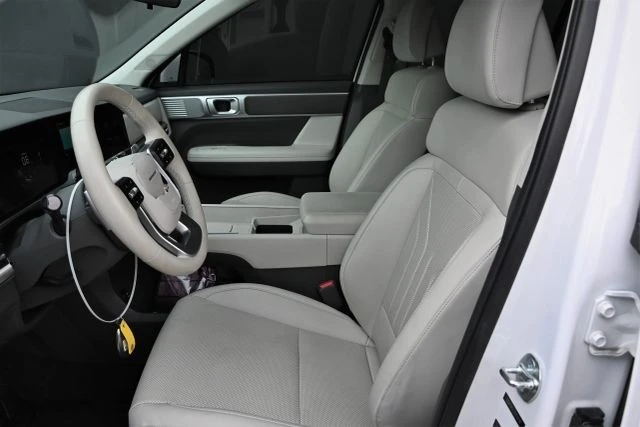 2026 Hyundai Santa Fe - Image 16 of 21