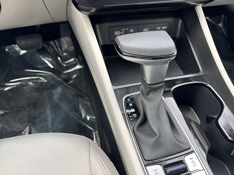 2026 Hyundai Tucson - Image 16 of 21