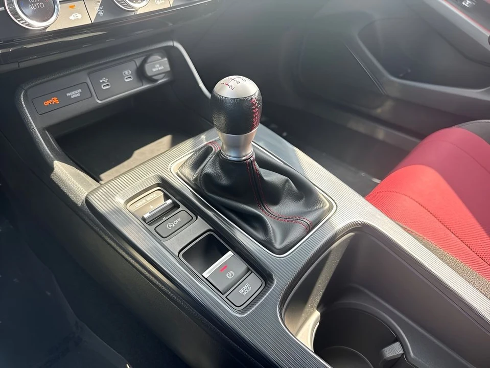 2026 Honda Civic 11th Gen - Image 18 of 31