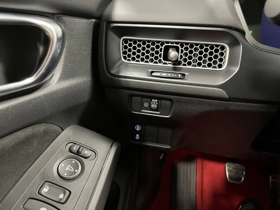 2026 Honda FL5 Civic Type R - Image 20 of 31