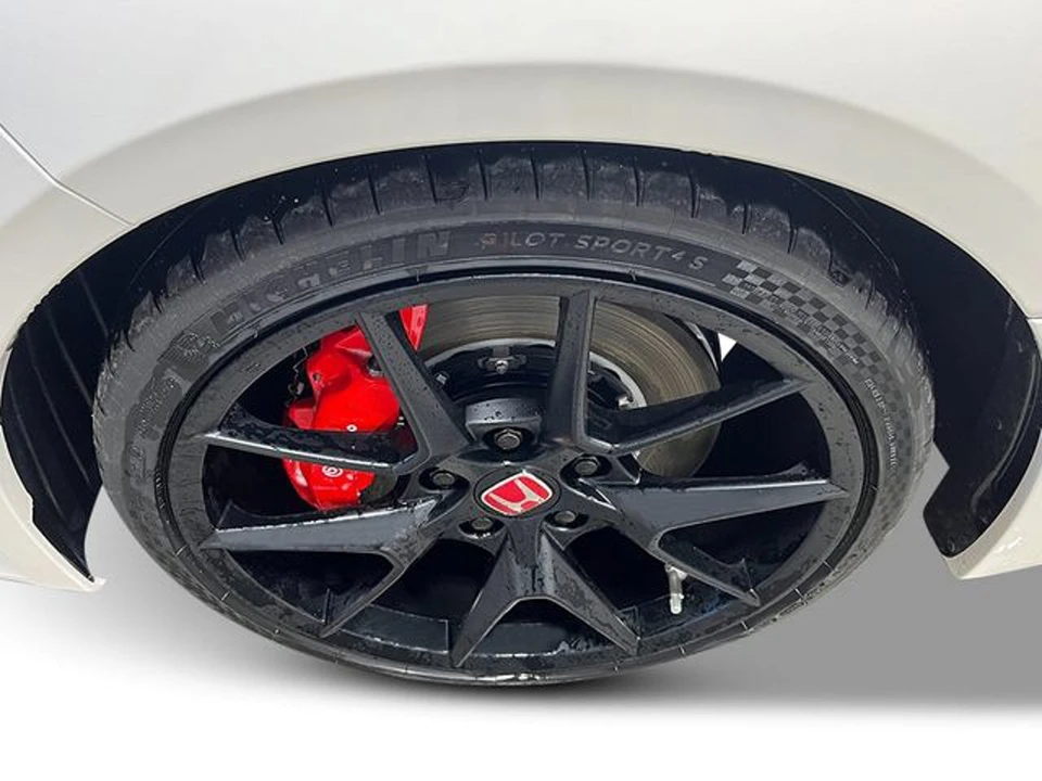 2026 Honda FL5 Civic Type R - Image 13 of 31