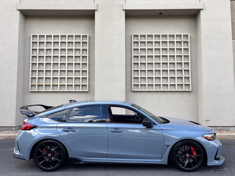 2026 Honda FL5 Civic Type R - Image 14 of 24