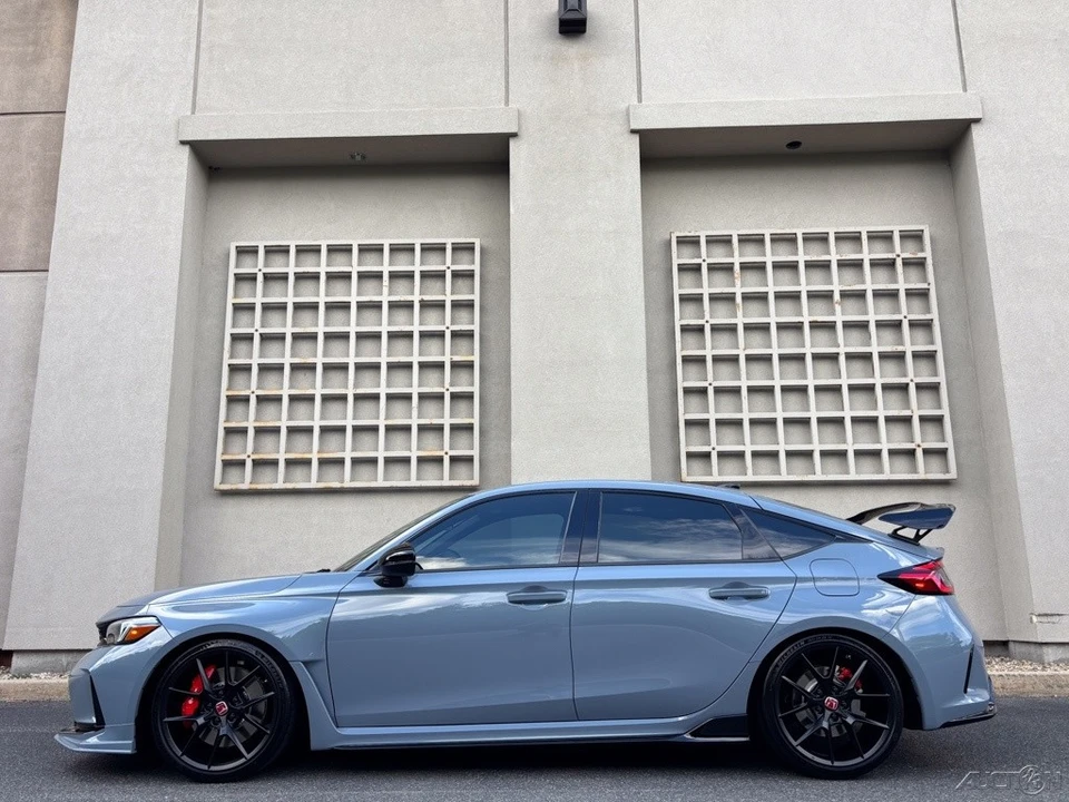 2026 Honda FL5 Civic Type R - Image 15 of 24