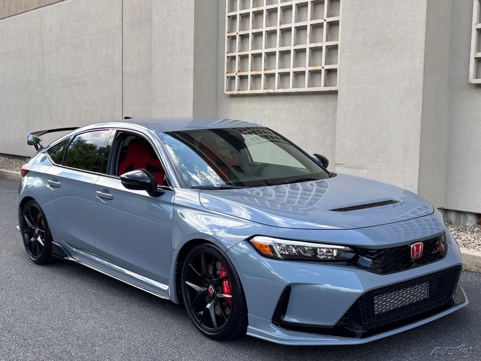 2026 Honda FL5 Civic Type R - Image 9 of 24