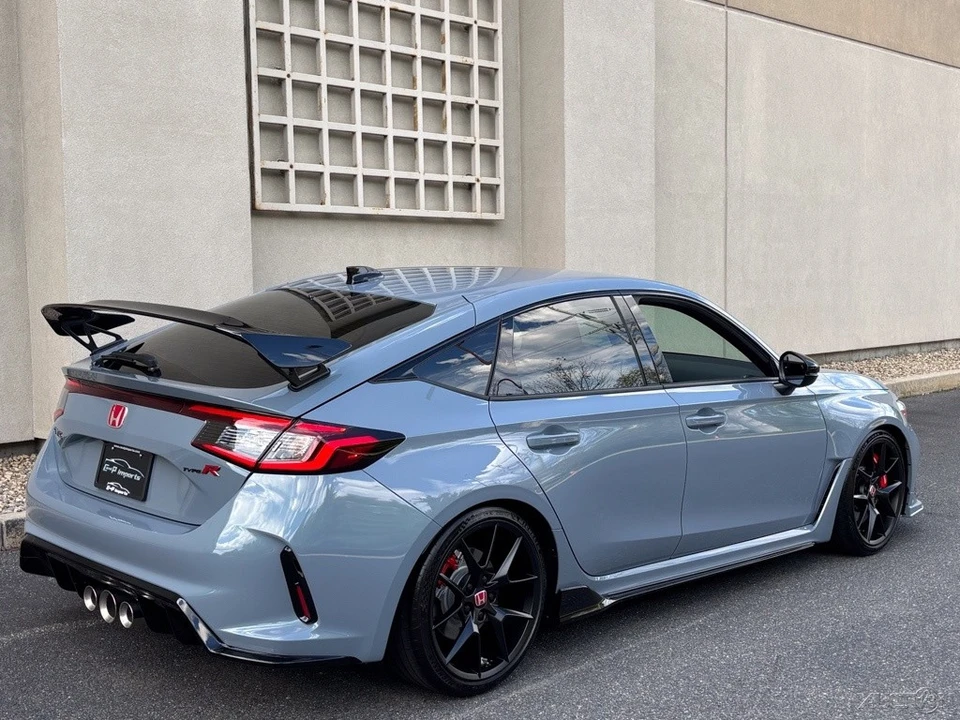 2026 Honda FL5 Civic Type R - Image 11 of 24
