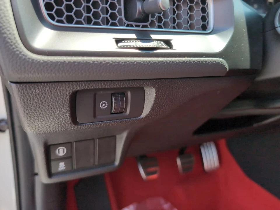 2026 Honda Civic 11th Gen - Image 24 of 29