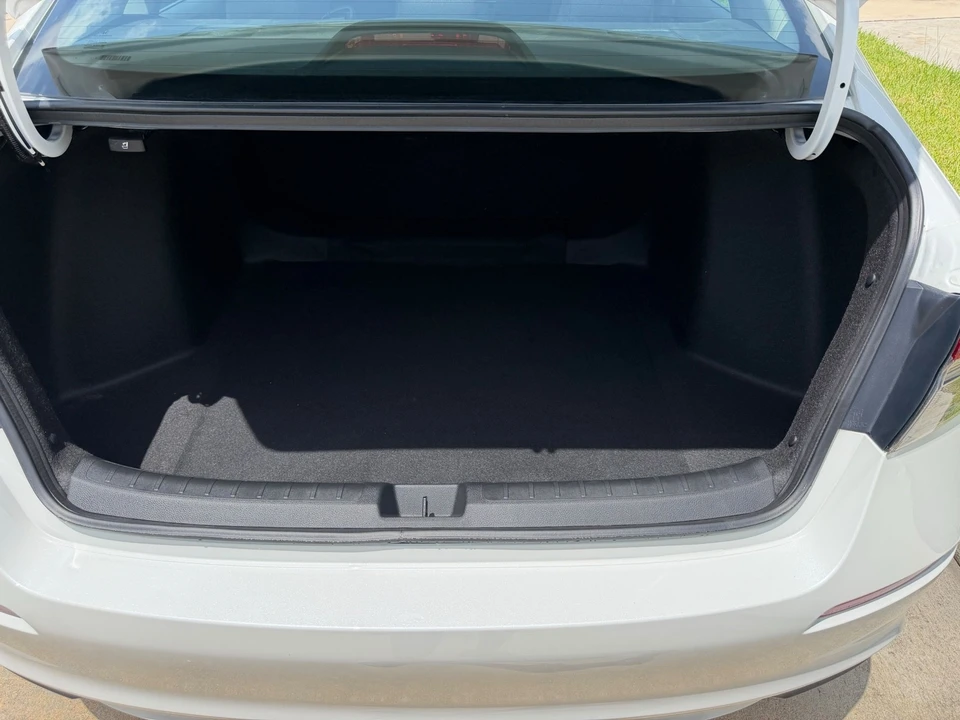 2026 Honda Civic 11th Gen - Image 13 of 16