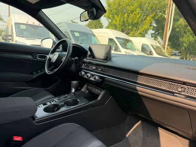 2026 Honda Civic 11th Gen - Image 24 of 31