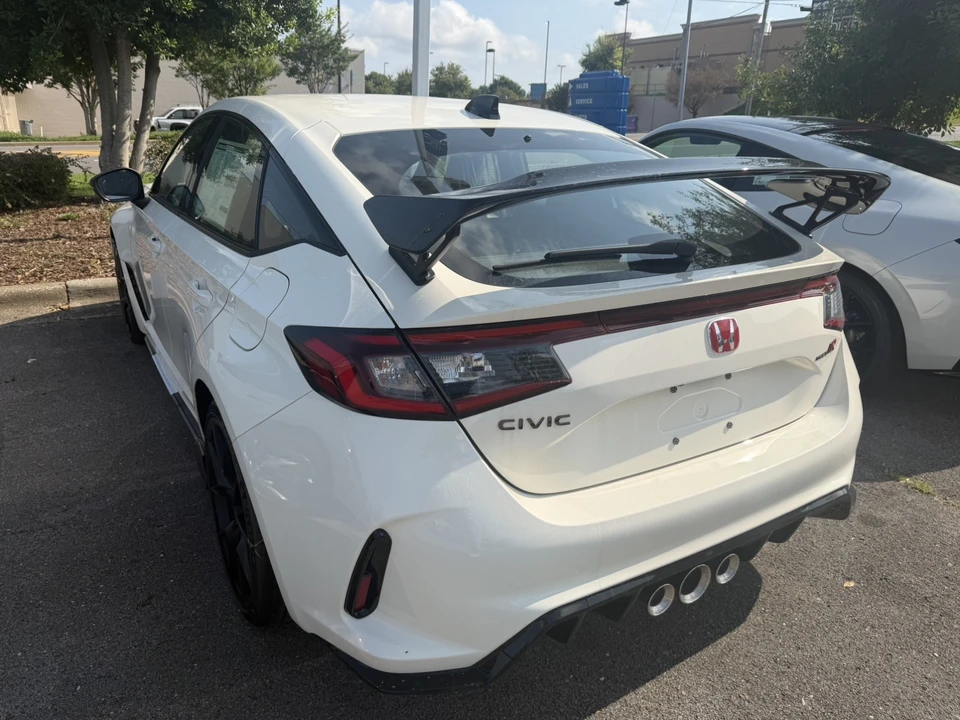2026 Honda FL5 Civic Type R - Image 3 of 8