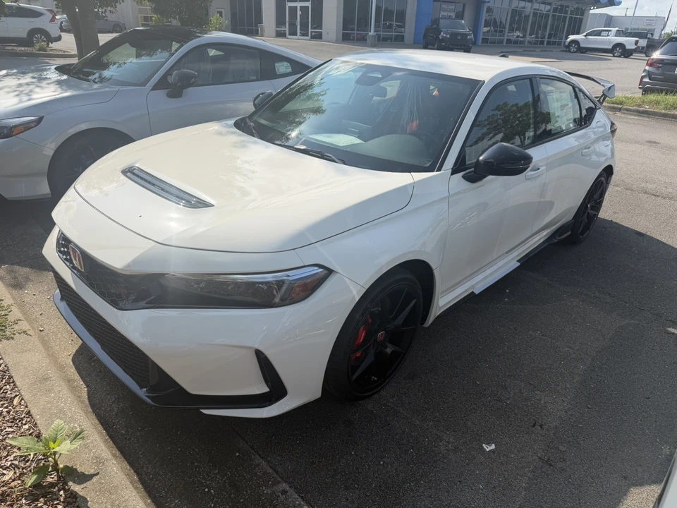 2026 Honda FL5 Civic Type R - Image 2 of 8