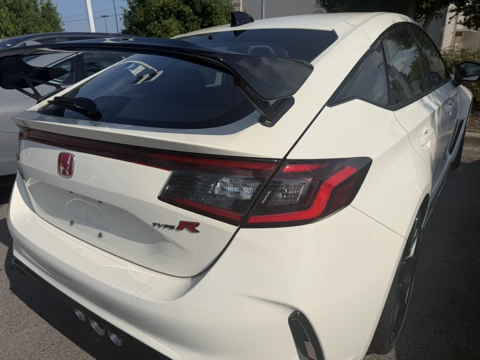 2026 Honda FL5 Civic Type R - Image 4 of 8