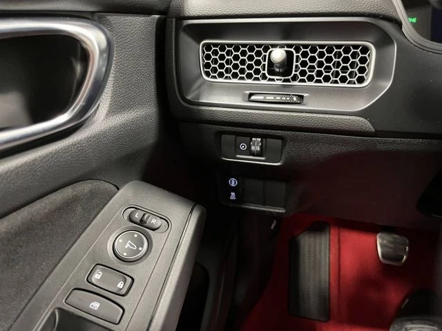 2026 Honda FL5 Civic Type R - Image 11 of 31