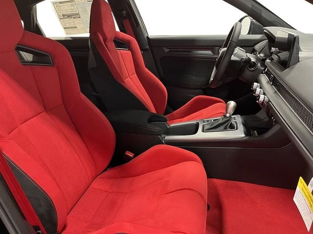 2026 Honda FL5 Civic Type R - Image 25 of 31