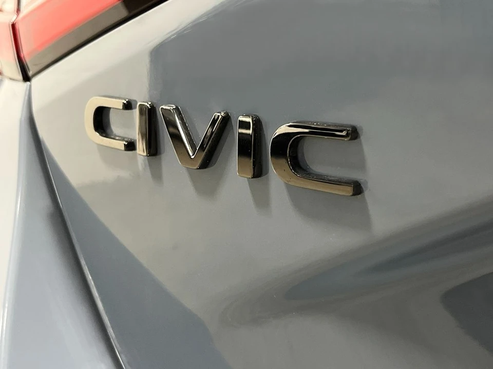 2026 Honda FL5 Civic Type R - Image 9 of 28