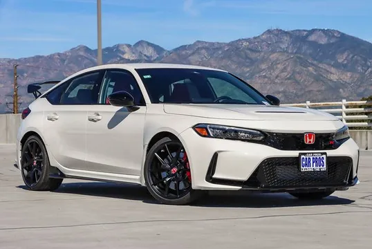 2026 Honda FL5 Civic Type R - Image 2 of 30
